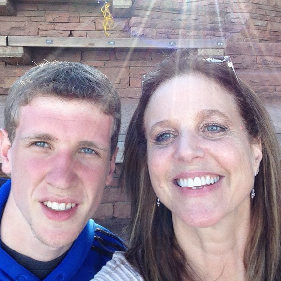 Meet your Posher, Sarah - Picture 2 of 4